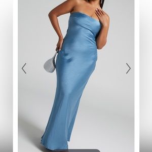 Beautiful blue strapless wedding or prom dress. NWT